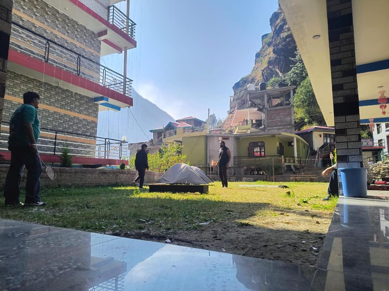 Dog N Hill Hotel Kasol Kültér fotó